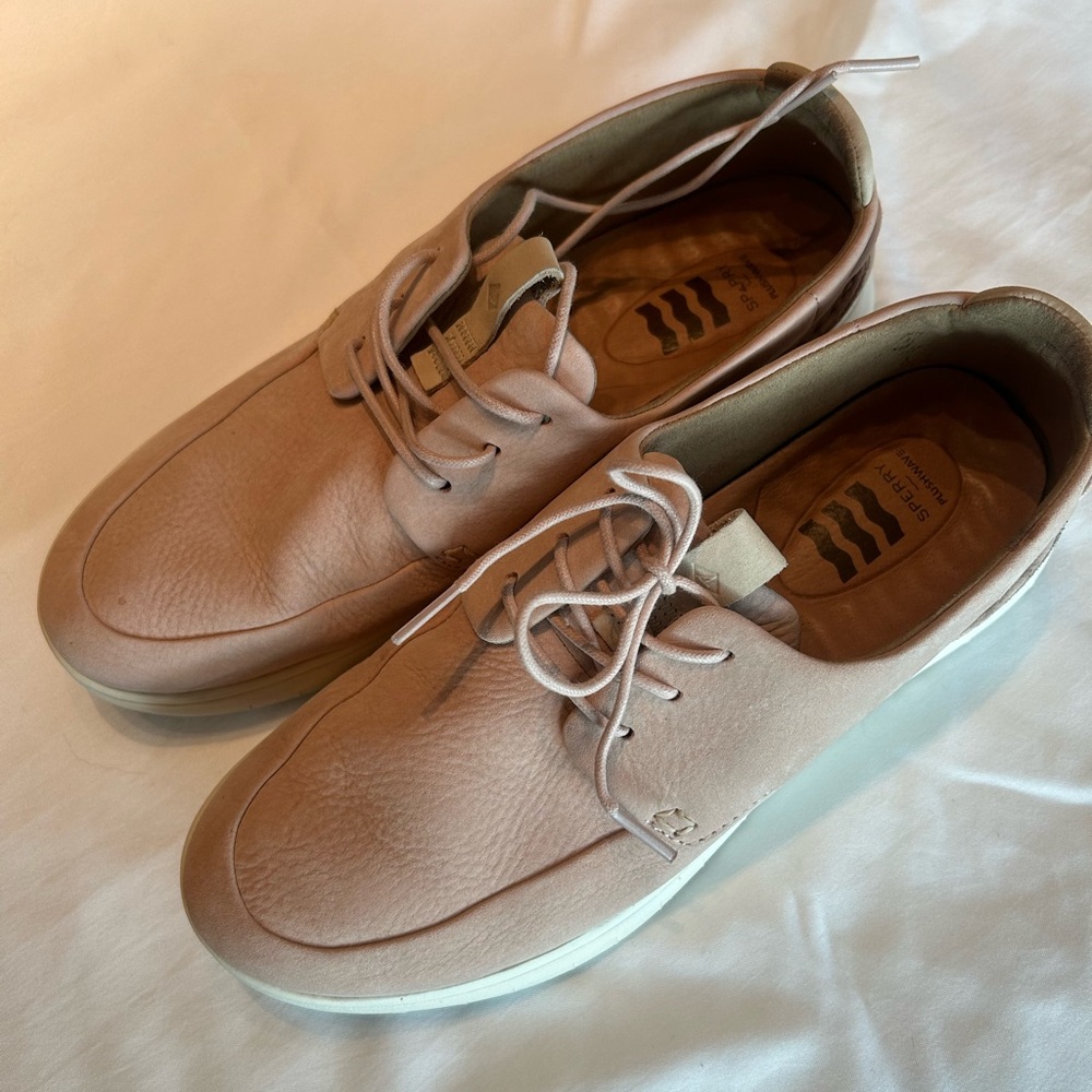 Sperry Plushwave Ladies sneaker size 9